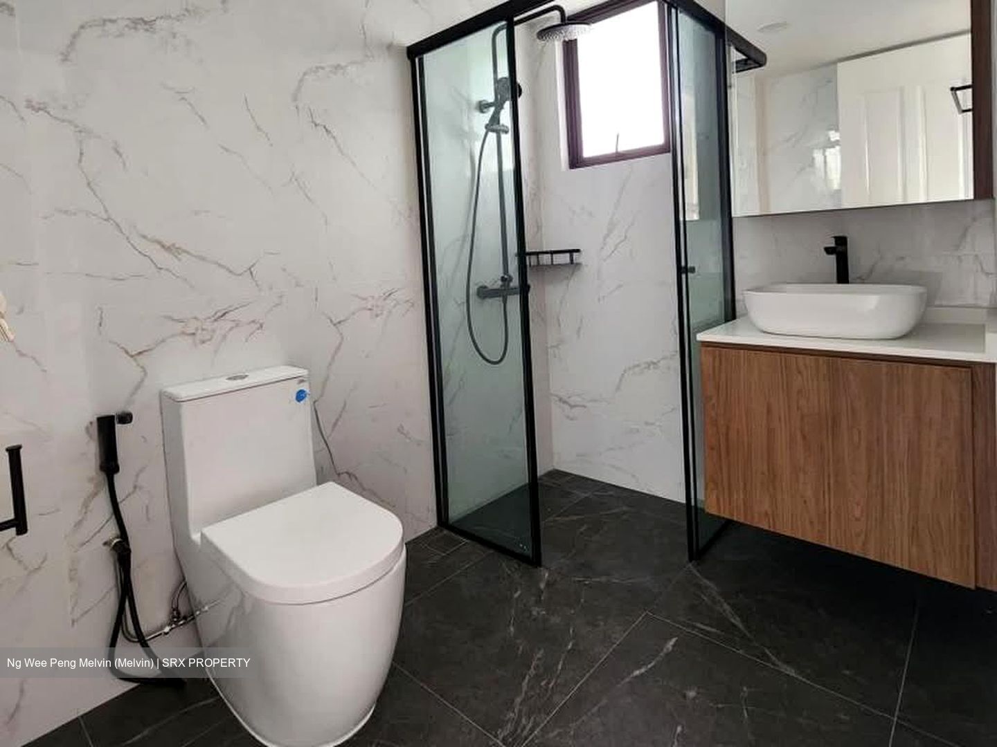 Kew Vale (D16), Terrace #585652941